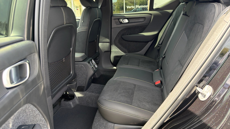 Volvo XC40 2.0 B3P Plus Dark 5dr Auto Petrol Estate
